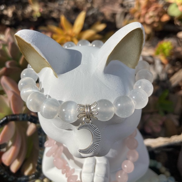 Selenite Moon 🤍 Bracelet - Picture 4 of 11